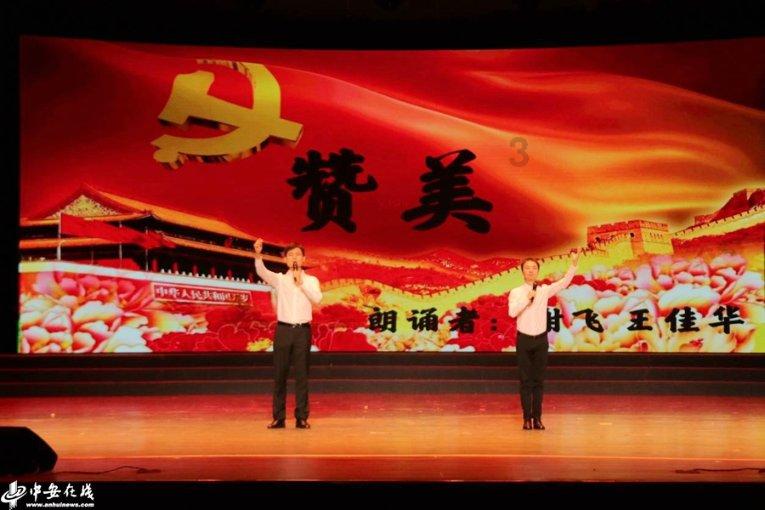 救援白色小猫